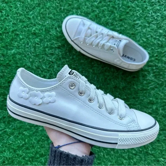 🎁Converse Chuck Taylor All Star Ctas Ox Vintage White Floral - Picture 1 of 6